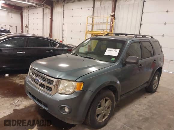 2011 Ford Escape XLT с VIN 1FMCU9D71BKC17282, выставлен на аукционе IAAI как лот 43456118 с пробегом 221 389 миль миль и . История ставок и продаж доступна на DreamBid. Изображение 2.