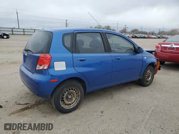 2006 Chevrolet Aveo LS z VIN KL1TD66646B586609, wystawiony jako Copart lot #50907085 z przebiegiem 133 749 mil mil oraz Szkoda całkowita • Salvage title. Historia ofert i sprzedaży dostępna na DreamBid. Obrazek 3.