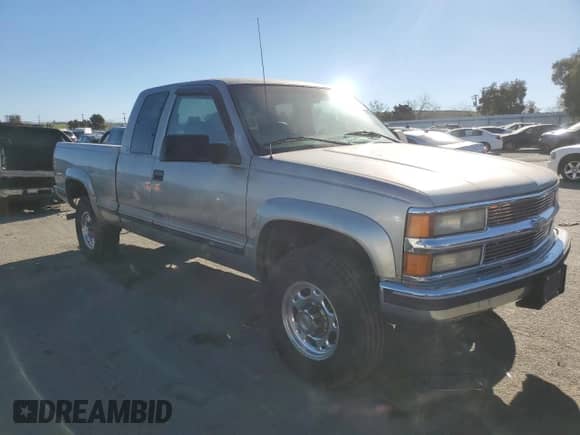 1998 Chevrolet Silverado 2500 с VIN 1GCGK29R8WE256016, выставлен на аукционе Copart как лот 89164785 с пробегом 191 040 миль миль и Чистый • Clean title. История ставок и продаж доступна на DreamBid. Изображение 4.