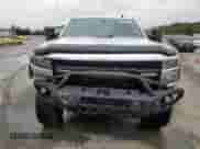 2018 Chevrolet Silverado 2500HD LTZ z VIN 1GC1KWEG4JF208534, wystawiony jako Copart lot #85362345 z przebiegiem 104 051 mil mil oraz Szkoda całkowita • Salvage title. Historia ofert i sprzedaży dostępna na DreamBid. Obrazek 5.