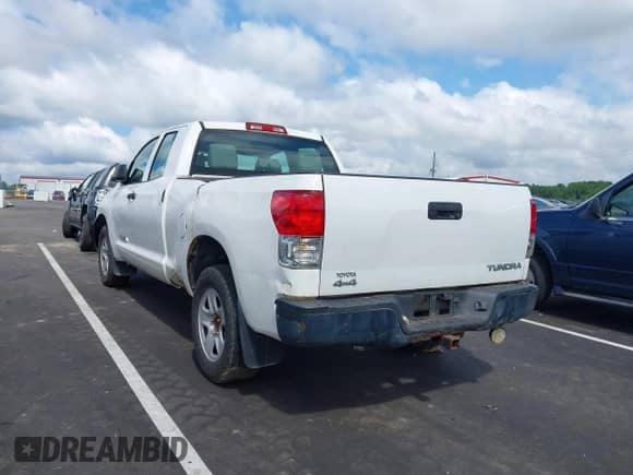 2012 Toyota Tundra z VIN 5TFRU5F10CX026554, wystawiony jako IAAI lot #43010233 z przebiegiem 221 656 mil mil oraz . Historia ofert i sprzedaży dostępna na DreamBid. Obrazek 3.