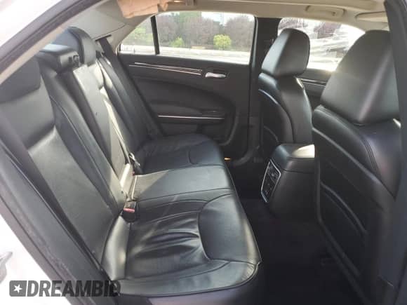 2016 Chrysler 300 C с VIN 2C3CCAEG1GH343460, выставлен на аукционе Copart как лот 62332815 с пробегом 83 017 миль миль и Списание • Salvage title. История ставок и продаж доступна на DreamBid. Изображение 10.