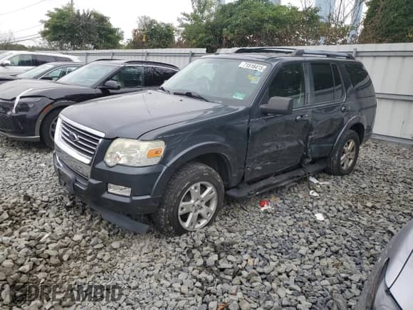 2010 Ford Explorer XLT z VIN 1FMEU7DE2AUA04971, wystawiony jako Copart lot #71516415 z przebiegiem 249 860 mil mil oraz Szkoda całkowita • Salvage title. Historia ofert i sprzedaży dostępna na DreamBid. Obrazek 1.