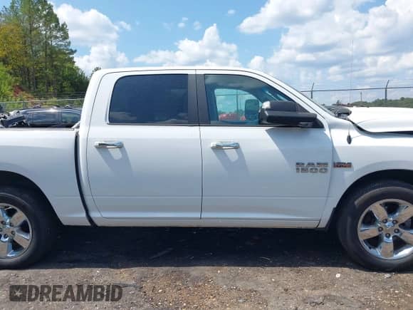 2016 Ram 1500 Lone Star z VIN 1C6RR6LT4GS241720, wystawiony jako IAAI lot #43158166 z przebiegiem 239 746 mil mil oraz . Historia ofert i sprzedaży dostępna na DreamBid. Obrazek 14.