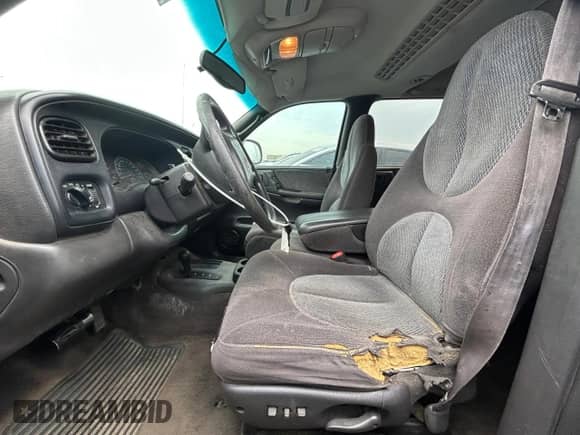 2000 Dodge Durango with VIN 1B4HS28Z9YF119487, listed as a Copart auction lot 69312745 with 168,746 mi miles and Salvage title. Bid and sale history available at DreamBid. Image 7.