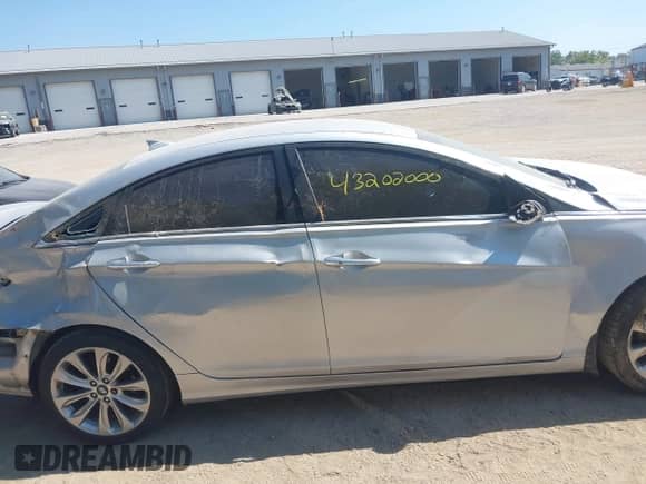 2013 Hyundai Sonata Limited с VIN 5NPEC4AC5DH587219, выставлен на аукционе IAAI как лот 43202000 с пробегом 114 959 миль миль и . История ставок и продаж доступна на DreamBid. Изображение 14.