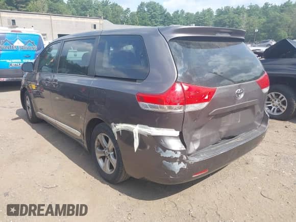 2012 Toyota Sienna с VIN 5TDZK3DC0CS179715, выставлен на аукционе IAAI как лот 42783322 с пробегом 186 457 миль миль и . История ставок и продаж доступна на DreamBid. Изображение 3.