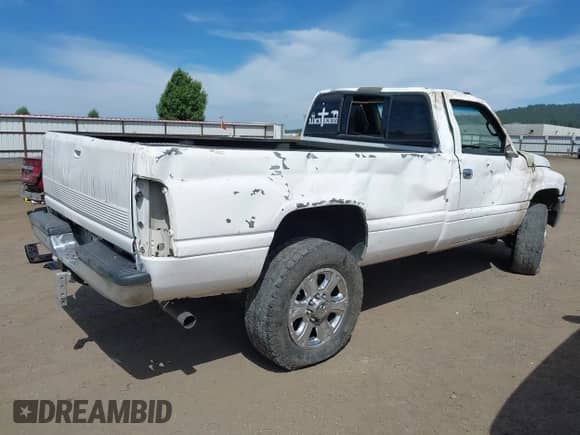 1995 Dodge 2500 with VIN 1B7KF26W4SS344355, listed as a IAAI auction lot 42596939 with 122,196 mi miles and . Bid and sale history available at DreamBid. Image 4.