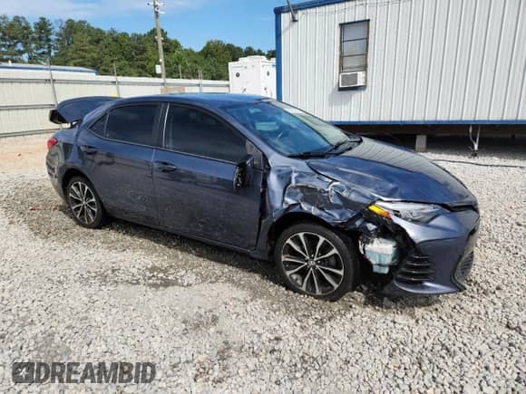 2019 Toyota Corolla LE z VIN 5YFBURHE4KP857447, wystawiony jako Copart lot #70769985 z przebiegiem 104 352 mil mil oraz Szkoda całkowita • Salvage title. Historia ofert i sprzedaży dostępna na DreamBid. Obrazek 4.