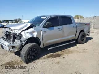 2015 Toyota Tundra Platinum с VIN 5TFAY5F16FX452447, выставлен на аукционе Copart как лот 47127075 с пробегом 98 321 миль миль и Списание • Salvage title. История ставок и продаж доступна на DreamBid. Изображение 1.
