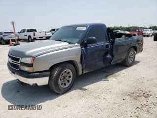 2006 Chevrolet Silverado 1500 Work Truck z VIN 3GCEC14X66G167736, wystawiony jako Copart lot #58984805 z przebiegiem Nie podano mil oraz Szkoda całkowita • Salvage title. Historia ofert i sprzedaży dostępna na DreamBid. Obrazek 1.
