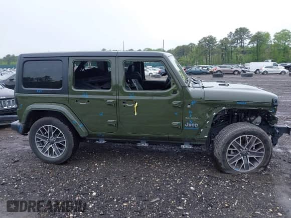 2023 Jeep Wrangler Sahara with VIN 1C4JJXP64PW684210, listed as a IAAI auction lot 42244388 with 23,622 mi miles and . Bid and sale history available at DreamBid. Image 13.