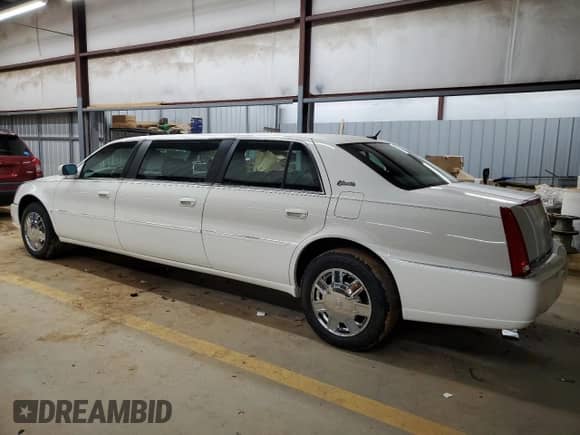 2006 Cadillac DTS Professional with VIN 1GEEH96Y36U550382, listed as a Copart auction lot 86520324 with 26,199 mi miles and Salvage title. Bid and sale history available at DreamBid. Image 2.