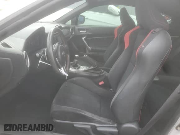 2013 Scion FR-S z VIN JF1ZNAA17D2704234, wystawiony jako Copart lot #81480975 z przebiegiem Nie podano mil oraz Szkoda całkowita • Salvage title. Historia ofert i sprzedaży dostępna na DreamBid. Obrazek 7.