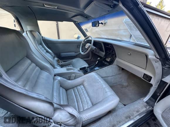 1982 Chevrolet Corvette с VIN 1G1AY8789C5101514, выставлен на аукционе Copart как лот 77244494 с пробегом 3 012 миль миль и Чистый • Clean title. История ставок и продаж доступна на DreamBid. Изображение 5.