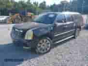 2008 Cadillac Escalade ESV с VIN 1GYFK66878R200105, выставлен на аукционе IAAI как лот 43030473 с пробегом 242 673 миль миль и . История ставок и продаж доступна на DreamBid. Изображение 2.