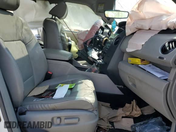 2011 Honda Pilot EX-L z VIN 5FNYF3H74BB055530, wystawiony jako Copart lot #65656005 z przebiegiem 213 996 mil mil oraz Szkoda całkowita • Salvage title. Historia ofert i sprzedaży dostępna na DreamBid. Obrazek 7.