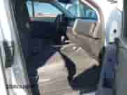 2024 Nissan Frontier S z VIN 1N6ED1CL5RN639610, wystawiony jako IAAI lot #41705932 z przebiegiem 17 919 mil mil oraz . Historia ofert i sprzedaży dostępna na DreamBid. Obrazek 5.