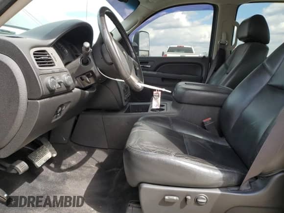 2012 Chevrolet Silverado 1500 LTZ z VIN 3GCUKTE2XCG241488, wystawiony jako Copart lot #49851915 z przebiegiem 121 654 mil mil oraz Szkoda całkowita • Salvage title. Historia ofert i sprzedaży dostępna na DreamBid. Obrazek 7.