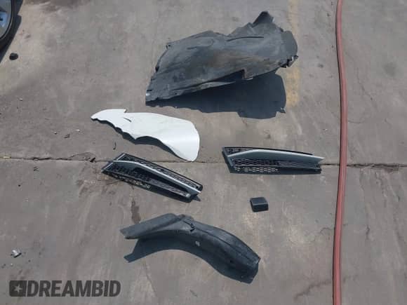 2013 BMW 3 Series 328i z VIN WBAKE3C52DE772086, wystawiony jako IAAI lot #42271057 z przebiegiem 163 836 mil mil oraz . Historia ofert i sprzedaży dostępna na DreamBid. Obrazek 12.