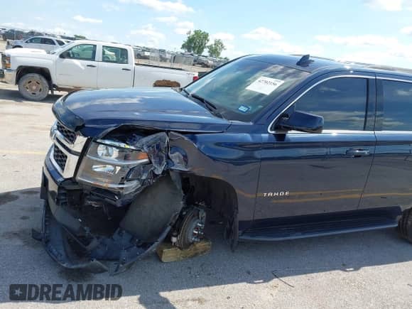 2019 Chevrolet Tahoe LT с VIN 1GNSKBKC8KR214892, выставлен на аукционе IAAI как лот 42702156 с пробегом 60 779 миль миль и . История ставок и продаж доступна на DreamBid. Изображение 19.