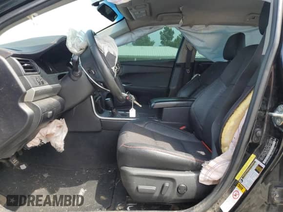 2017 Toyota Camry XLE z VIN 4T1BF1FK2HU362983, wystawiony jako Copart lot #69413905 z przebiegiem 78 982 mil mil oraz Szkoda całkowita • Salvage title. Historia ofert i sprzedaży dostępna na DreamBid. Obrazek 7.