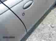 1999 Saturn SL z VIN 1G8ZK5275XZ165082, wystawiony jako IAAI lot #41939970 z przebiegiem 102 694 mil mil oraz . Historia ofert i sprzedaży dostępna na DreamBid. Obrazek 12.