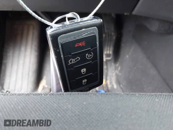 2023 Jeep Grand Cherokee Laredo z VIN 1C4RJJAG8P8714590, wystawiony jako IAAI lot #43094713 z przebiegiem 65 034 mil mil oraz . Historia ofert i sprzedaży dostępna na DreamBid. Obrazek 11.