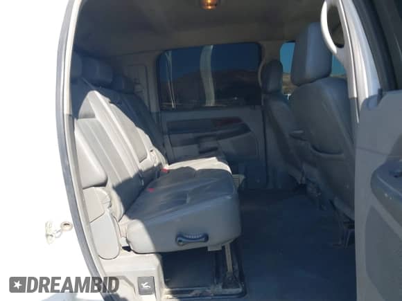 2008 Dodge 2500 SXT z VIN 3D7KS29A88G196406, wystawiony jako IAAI lot #42654896 z przebiegiem 324 222 mil mil oraz . Historia ofert i sprzedaży dostępna na DreamBid. Obrazek 8.