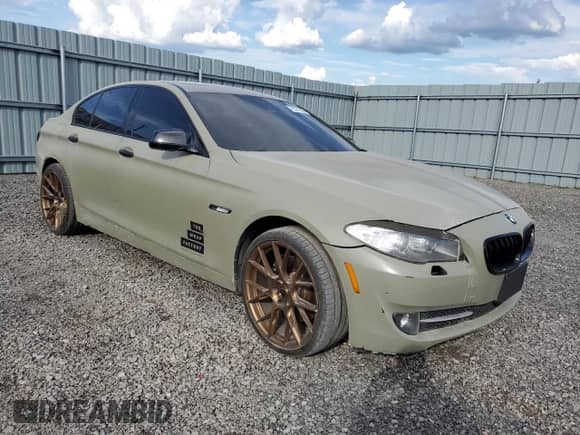 2011 BMW 5 Series 550i с VIN WBAFR9C55BC270884, выставлен на аукционе Copart как лот 71517095 с пробегом 238 207 миль миль и Чистый • Clean title. История ставок и продаж доступна на DreamBid. Изображение 4.