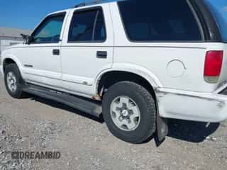 2003 Chevrolet Blazer LS с VIN 1GNDT13X33K124271, выставлен на аукционе IAAI как лот 43080806 с пробегом 90 285 миль миль и . История ставок и продаж доступна на DreamBid. Изображение 6.