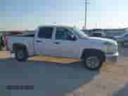 2012 Chevrolet Silverado 1500 LS z VIN 3GCPCREA3CG240817, wystawiony jako IAAI lot #43135184 z przebiegiem 314 528 mil mil oraz . Historia ofert i sprzedaży dostępna na DreamBid. Obrazek 13.