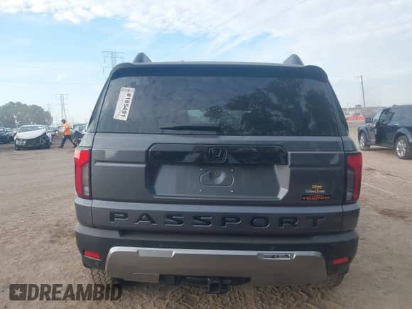 2026 Honda Passport TrailSport Elite with VIN 5FNYF9H80TB017421, listed as a IAAI auction lot 43186694 with 4,948 mi miles and . Bid and sale history available at DreamBid. Image 16.