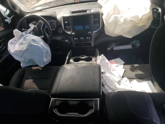 2020 Ram 1500 Big Horn z VIN 1C6RREFGXLN338132, wystawiony jako Copart lot #82759734 z przebiegiem 48 086 mil mil oraz Nie do naprawy • Non repairable. Historia ofert i sprzedaży dostępna na DreamBid. Obrazek 8.