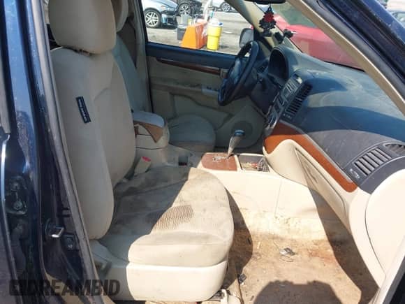 2007 Hyundai Santa Fe SE with VIN 5NMSH13E97H052817, listed as a IAAI auction lot 43136191 with 265,353 mi miles and . Bid and sale history available at DreamBid. Image 5.