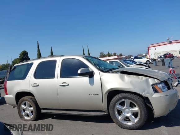 2013 Chevrolet Tahoe LT с VIN 1GNSCBE0XDR141347, выставлен на аукционе IAAI как лот 43320939 с пробегом 183 340 миль миль и . История ставок и продаж доступна на DreamBid. Изображение 13.