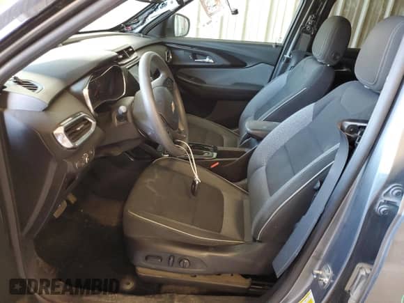 2021 Chevrolet TrailBlazer LT with VIN KL79MPSL1MB105164, listed as a Copart auction lot 77887954 with 84,253 mi miles and Salvage title. Bid and sale history available at DreamBid. Image 7.