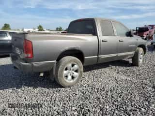 2004 Dodge 1500 ST z VIN 1D3HU18D64J243775, wystawiony jako Copart lot #84771505 z przebiegiem 199 077 mil mil oraz Czysty tytuł • Clean title. Historia ofert i sprzedaży dostępna na DreamBid. Obrazek 3.