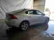 2015 Volvo S60 T5 Platinum с VIN YV1612TM2F2353008, выставлен на аукционе Copart как лот 69185513 с пробегом 70 403 миль миль и . История ставок и продаж доступна на DreamBid. Изображение 3.