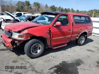 1998 Ford F-150 с VIN 1FTDF1727WNA09044, выставлен на аукционе Copart как лот 48848385 с пробегом 213 603 миль миль и На запчасти • Non repairable. История ставок и продаж доступна на DreamBid. Изображение 1.
