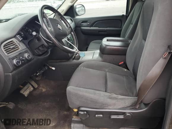 2008 GMC Sierra 1500 SLE1 z VIN 2GTEK13J081333308, wystawiony jako Copart lot #62337735 z przebiegiem Nie podano mil oraz Czysty tytuł • Clean title. Historia ofert i sprzedaży dostępna na DreamBid. Obrazek 7.
