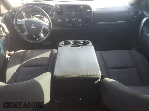 2013 Chevrolet Silverado 1500 LT z VIN 1GCRKSEA5DZ266467, wystawiony jako Copart lot #61656345 z przebiegiem 128 765 mil mil oraz Szkoda całkowita • Salvage title. Historia ofert i sprzedaży dostępna na DreamBid. Obrazek 8.