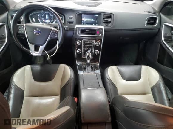 2016 Volvo S60 T5 Platinum с VIN YV4612UM5G2001026, выставлен на аукционе Copart как лот 60648825 с пробегом 93 434 миль миль и Списание • Salvage title. История ставок и продаж доступна на DreamBid. Изображение 8.