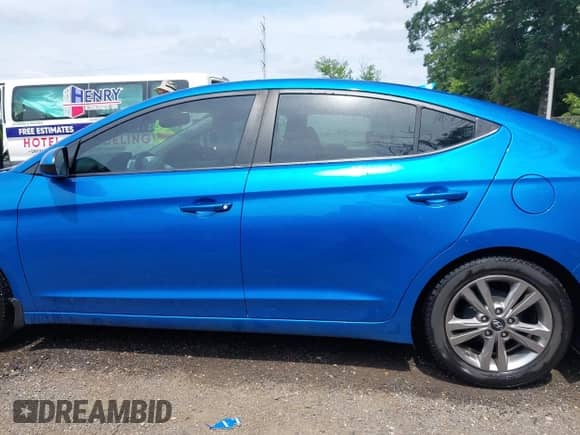 2017 Hyundai Elantra SE z VIN KMHD84LF1HU369466, wystawiony jako IAAI lot #42448557 z przebiegiem 131 367 mil mil oraz . Historia ofert i sprzedaży dostępna na DreamBid. Obrazek 15.