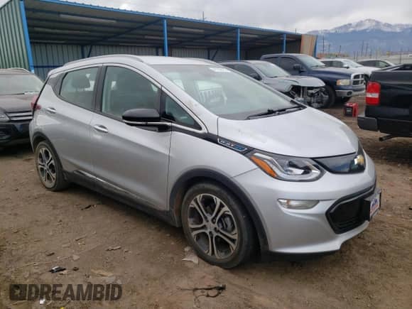 2017 Chevrolet Bolt EV Premier z VIN 1G1FX6S04H4129717, wystawiony jako Copart lot #41192483 z przebiegiem 57 229 mil mil oraz . Historia ofert i sprzedaży dostępna na DreamBid. Obrazek 4.