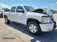 2013 Chevrolet Silverado 1500 LTZ z VIN 3GCPKTE79DG245753, wystawiony jako Copart lot #85829525 z przebiegiem 165 504 mil mil oraz Szkoda całkowita • Salvage title. Historia ofert i sprzedaży dostępna na DreamBid. Obrazek 4.