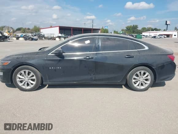 2019 Chevrolet Malibu LT z VIN 1G1ZD5ST9KF134823, wystawiony jako IAAI lot #43271179 z przebiegiem 80 790 mil mil oraz . Historia ofert i sprzedaży dostępna na DreamBid. Obrazek 14.