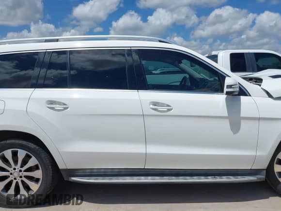 2017 Mercedes-Benz GLS 450 с VIN 4JGDF6EE8HA798188, выставлен на аукционе IAAI как лот 42580425 с пробегом 81 534 миль миль и . История ставок и продаж доступна на DreamBid. Изображение 14.