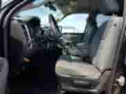 2018 Ram 1500 Big Horn z VIN 1C6RR7GG4JS300792, wystawiony jako Copart lot #80144735 z przebiegiem 136 167 mil mil oraz Czysty tytuł • Clean title. Historia ofert i sprzedaży dostępna na DreamBid. Obrazek 7.