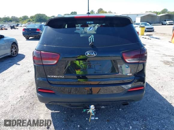 2017 Kia Sorento LX with VIN 5XYPG4A39HG323379, listed as a IAAI auction lot 43319663 with 70,362 mi miles and . Bid and sale history available at DreamBid. Image 16.